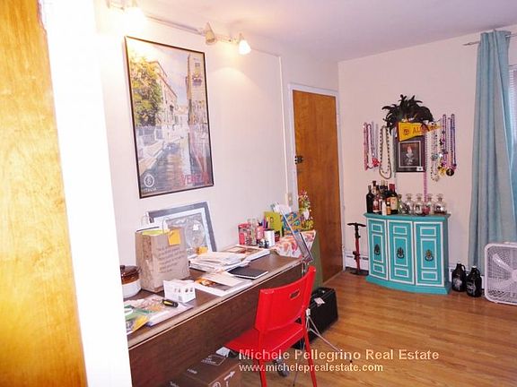 5th image of 2200 W Farragut Ave #2