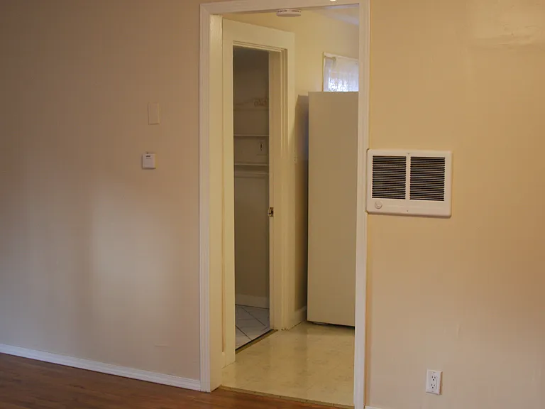 524 S Blakeley St — Photo 7