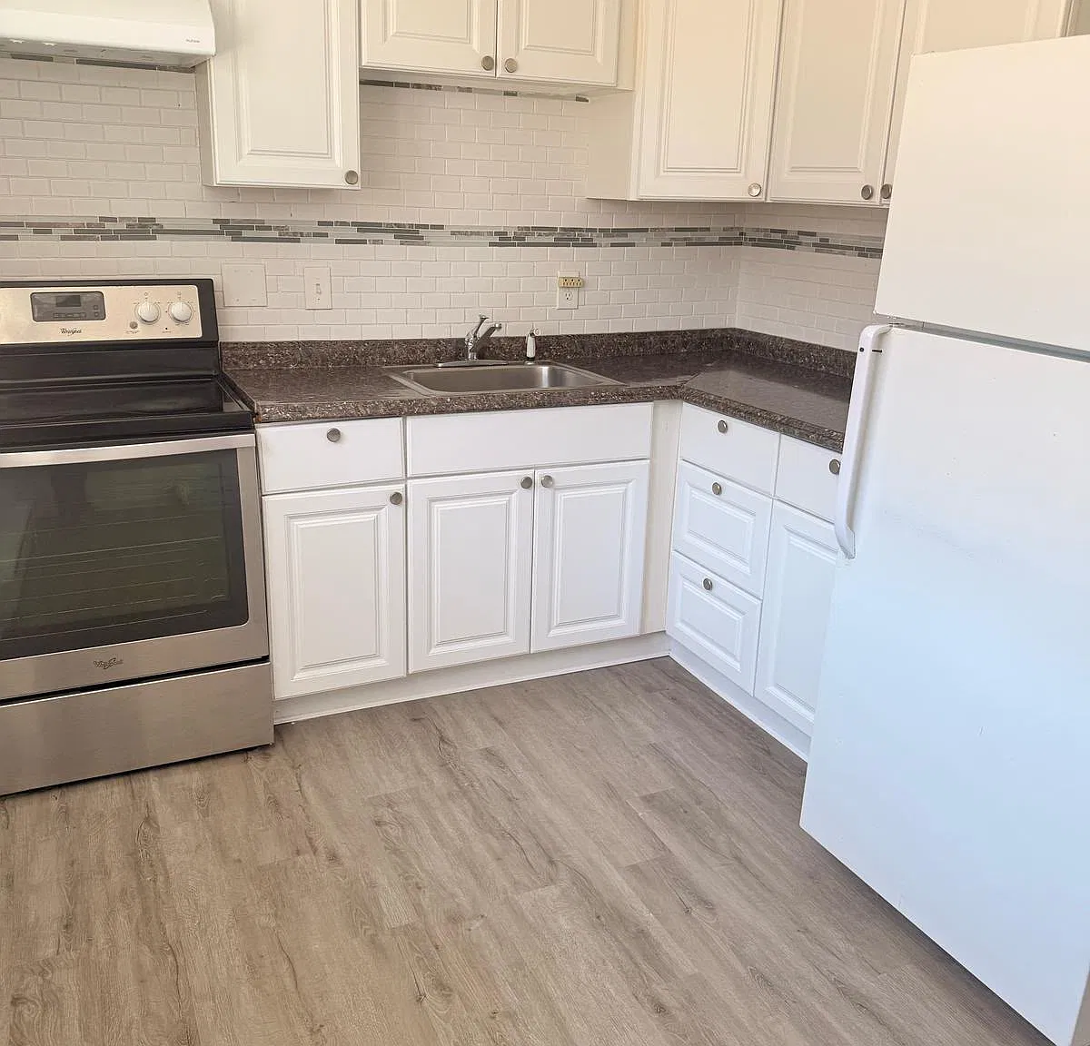 2 bed, 800 sqft, $2,200 — Photo 1
