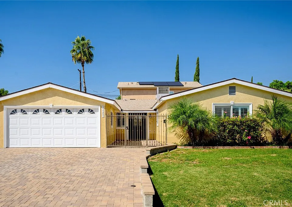 11243 Paso Robles Ave