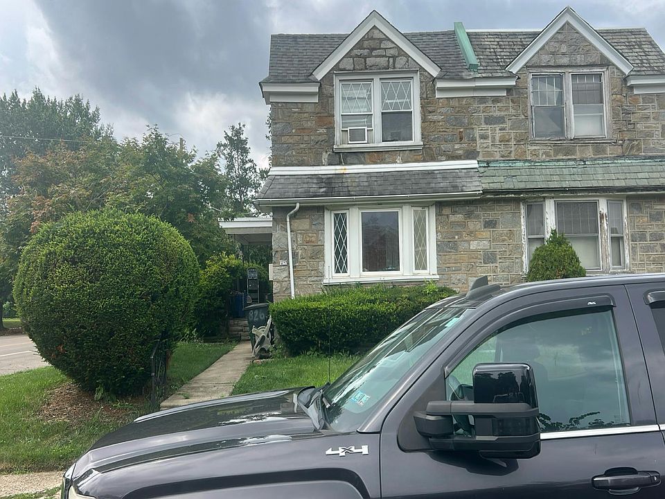 1st image of 826 Fanshawe St