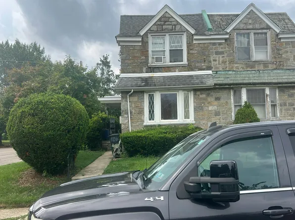 826 Fanshawe St, Philadelphia, PA 19111