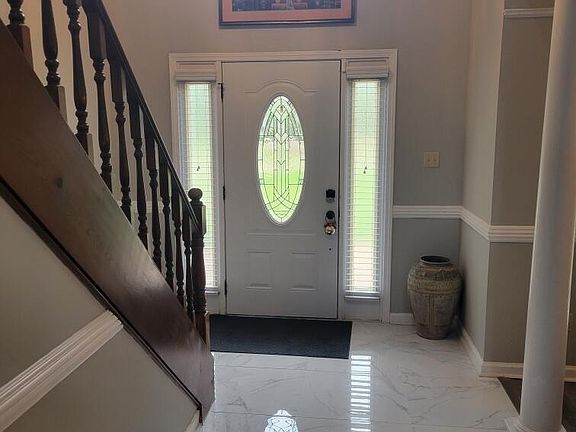 3rd image of 7725 Hunters Creek Dr
