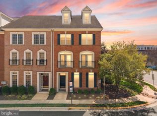 42465 Regal Wood Dr, Ashburn, VA