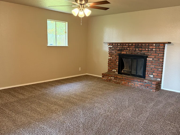 12134 E 21st Ct — Photo 2