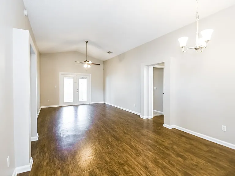 1523 Slash Pine Ct — Photo 4