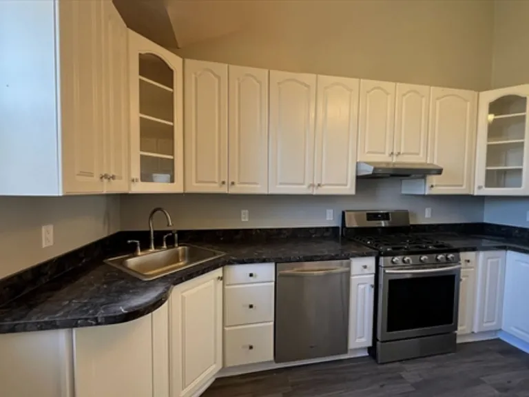 35 Newton St #2 — Photo 2