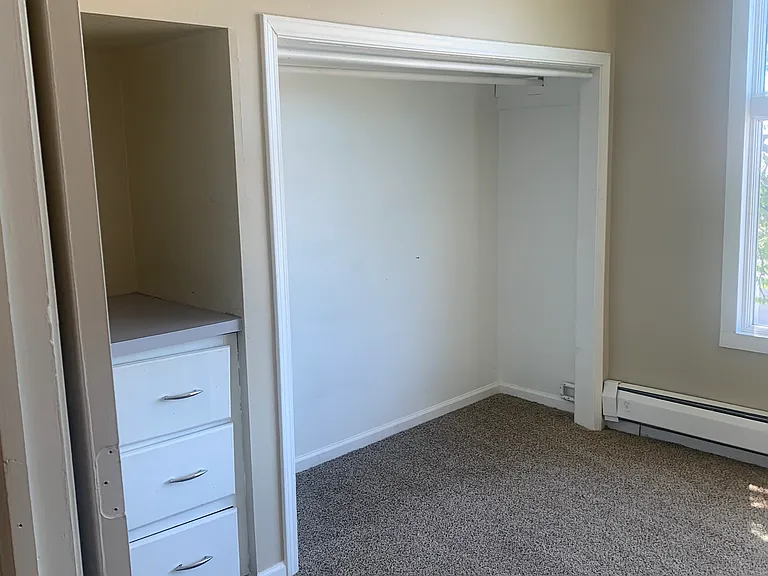 208 N Linn St — Photo 10