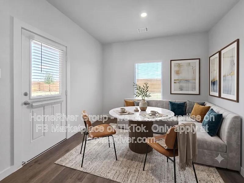 4 bed, 2.0 bath, 1658 sqft, $2,395 — Photo 3