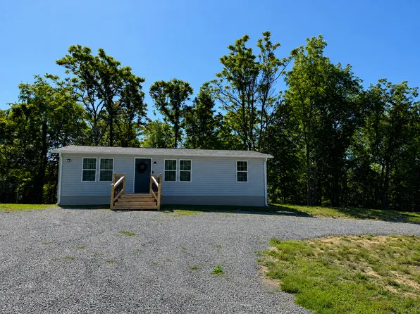 214 Bowles St, Goodview, VA 24095