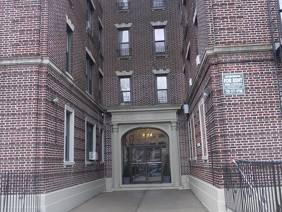 4th image of 334 Eastern Pkwy