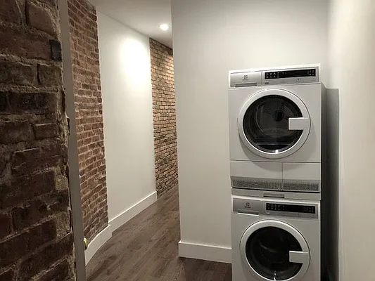 Rented by Monarch Realty Holdings | media 28