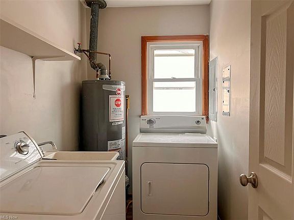 2nd image of 1312 W 37th St