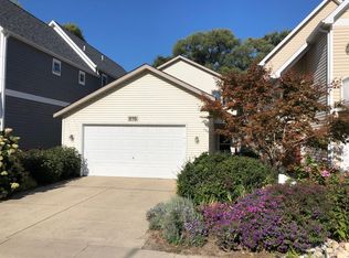 916 Lions Park Dr, Saint Joseph, MI 49085