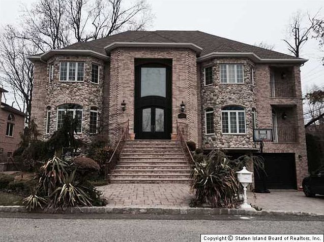 1st image of 5 Cromwell Cir