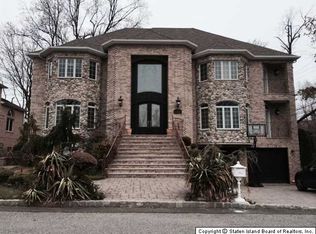 5 Cromwell Cir, Staten Island, NY 10304