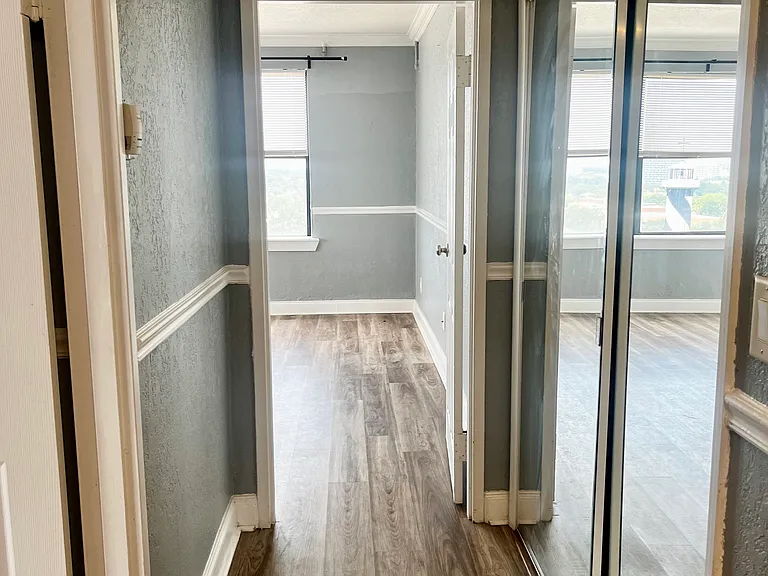 311 W Ashley St #907 — Photo 5