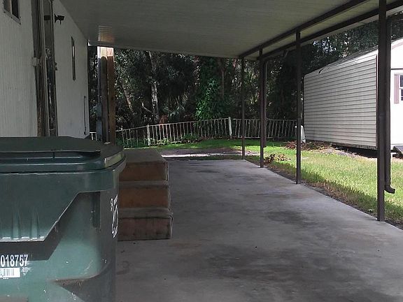 2nd image of 110 Twin Lakes Cir