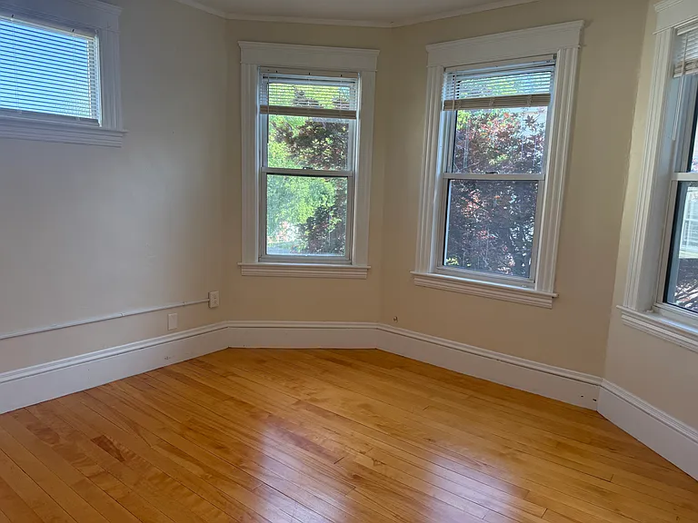 95 Courtland St #2 — Photo 6