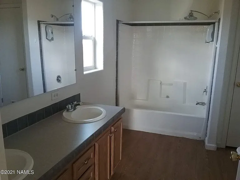 10033 N Lunar Dr — Photo 5