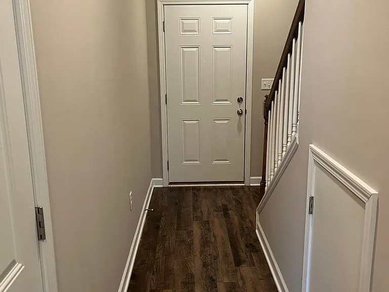 736 Village Creek Dr — Photo 4
