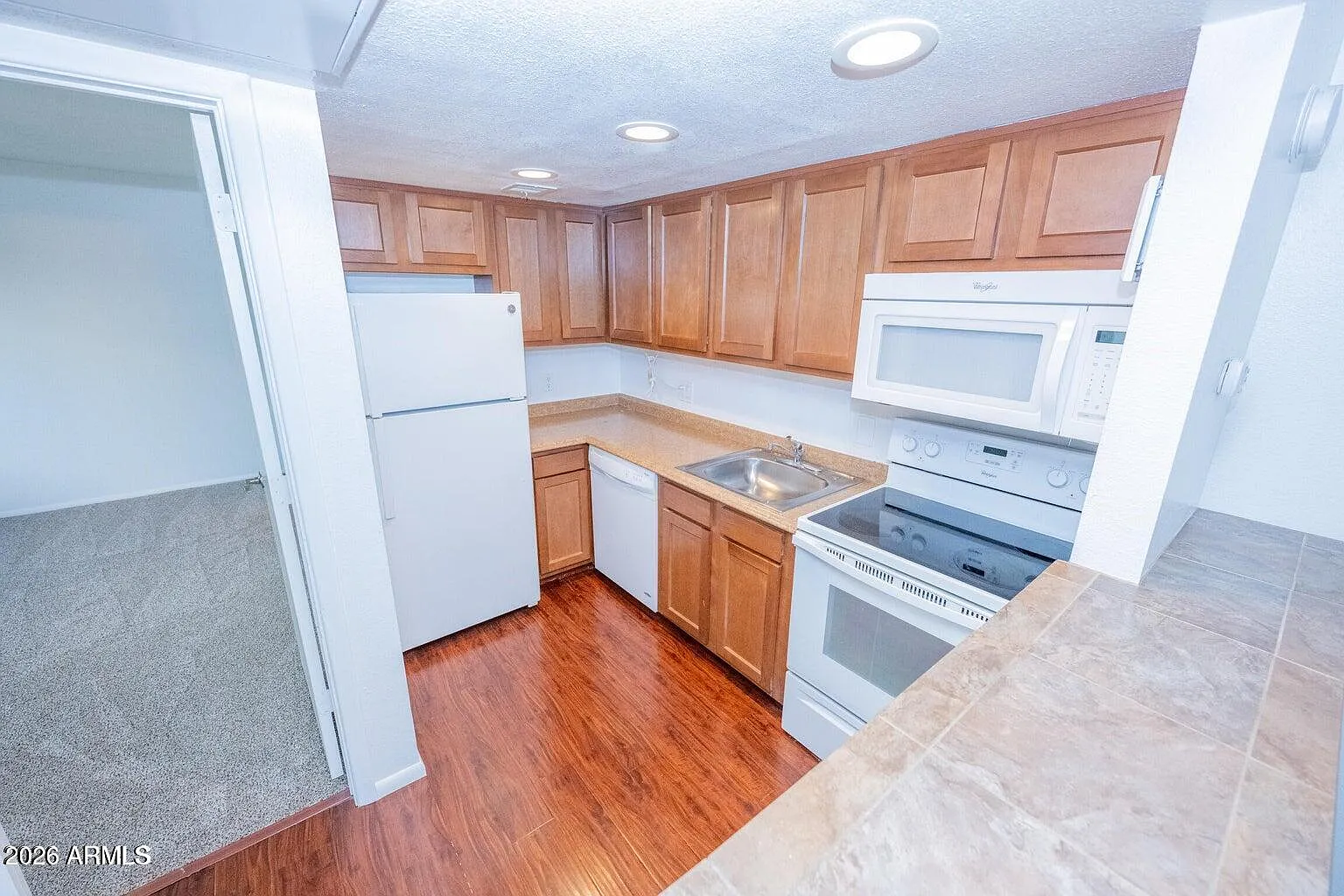 1 bed, 1.0 bath, 595 sqft, $1,100 — Photo 3