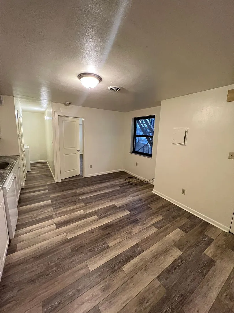 349oakland ave — Photo 2