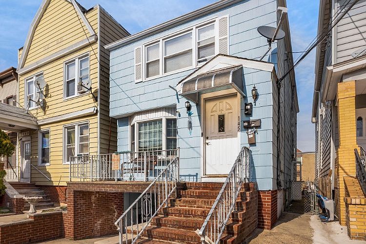 1st image of 145 W 26th St