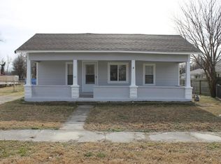 213 E 22nd St, Baxter Springs, KS 66713