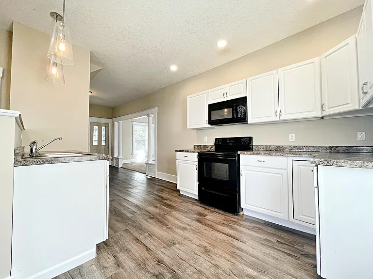 303 S Wayne St — Photo 7