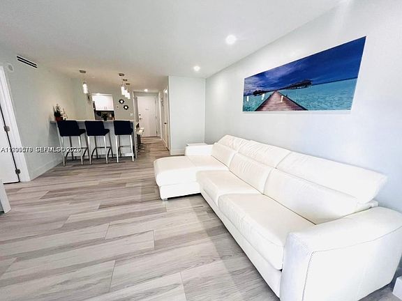 3rd image of 6917 Collins Ave APT 806
