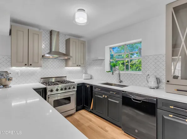 65 E River Rd APT 14, Rumson, NJ 07760