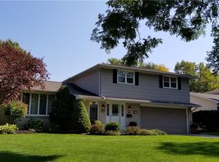 62 Southwind Trl, Williamsville, NY 14221