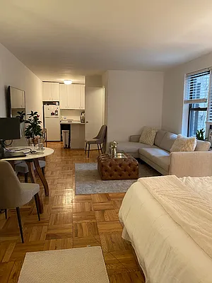 Rented by B Gans Management | media 3