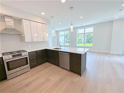 2nd image of 124 Highland Ave #305