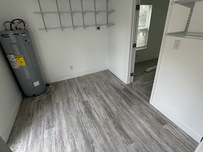 1103 Basin St — Photo 7