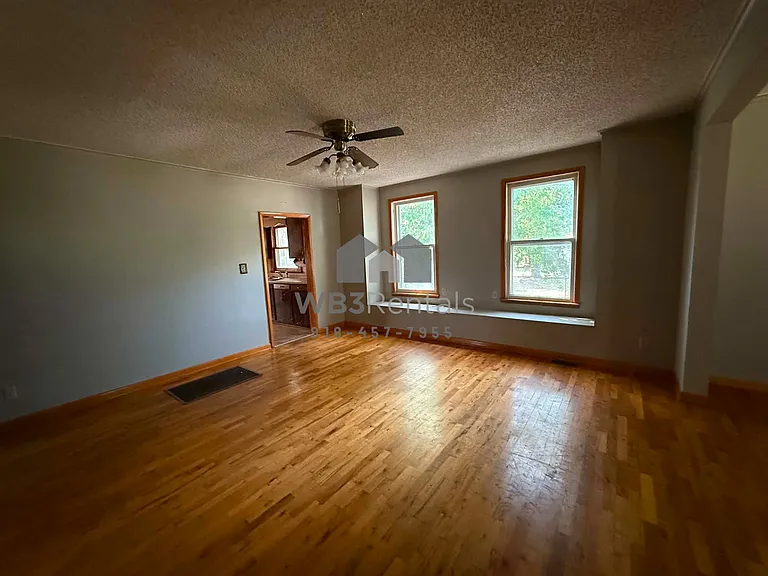 1405 Baltimore Ave — Photo 9