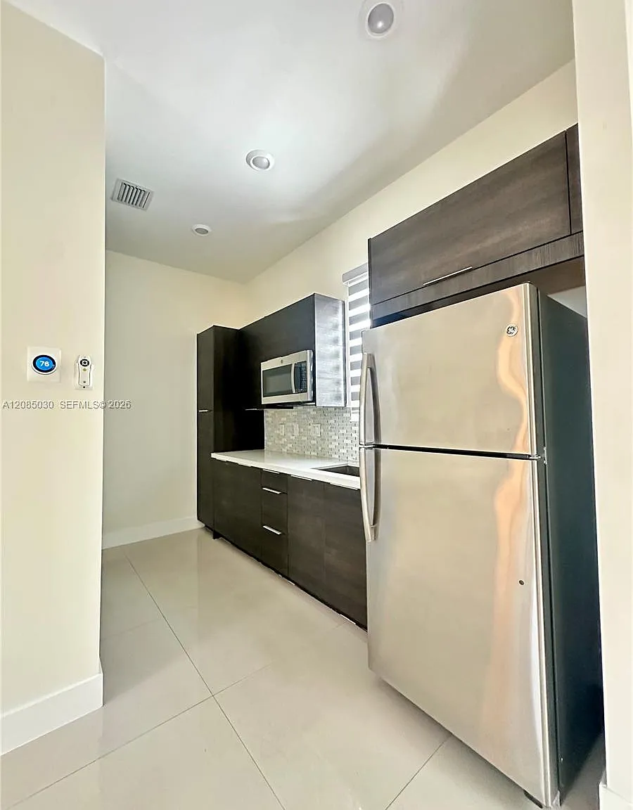 Studio, 1.0 bath, $1,950 — Photo 2