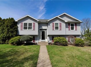 3185 Timber Ridge Dr, Easton, PA 18045