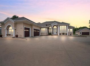 1702 Cedar Ridge Rd, Parsons, KS 67357