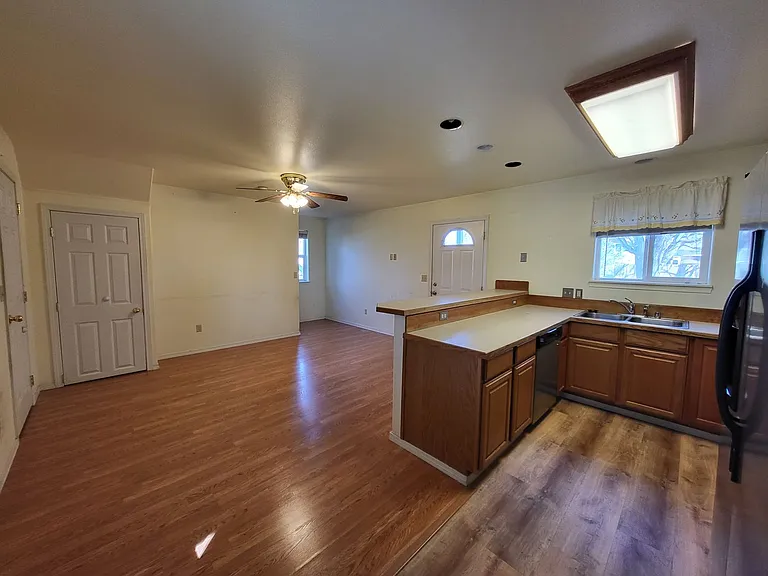 1872 Alder Ave #A & B — Photo 6