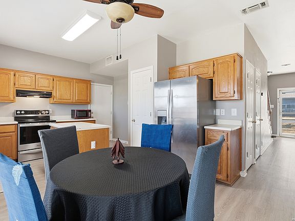 3rd image of 9710 Logans Ridge DR