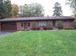 5621 Sterling Rd, Hamburg, NY 14075