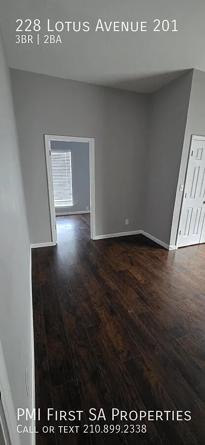 3 bedroom and 2 bathrooms has newly renovated modern home in Southtown unit ready to move in! — Photo 3