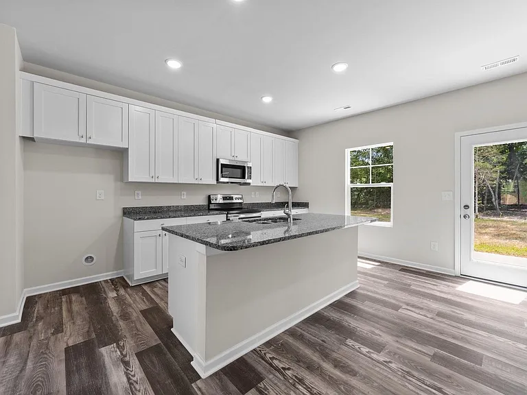 1246 Stonewyck Dr — Photo 8