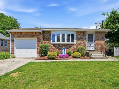 98 Evergreen Avenue, Bethpage, NY, 11714
