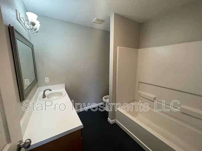 110 Village Pl — Photo 19
