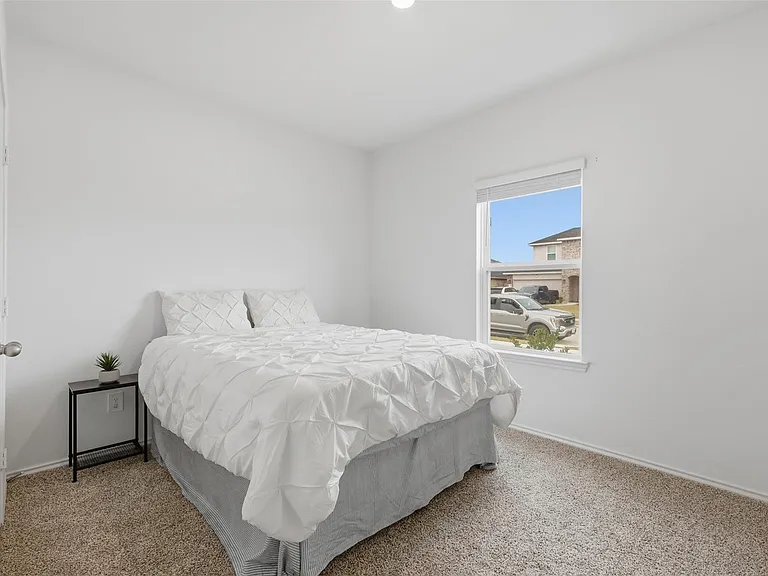 17719 Winfall Dr — Photo 34