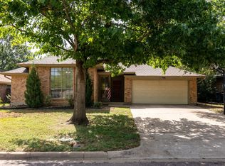 6913 Weatherwood Rd, Fort Worth, TX 76133