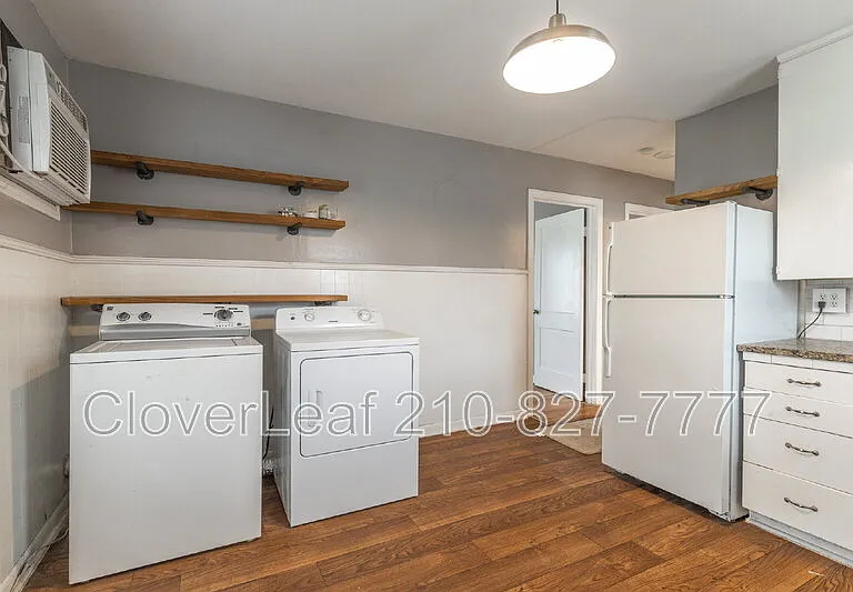 295 N Peach Ave — Photo 7